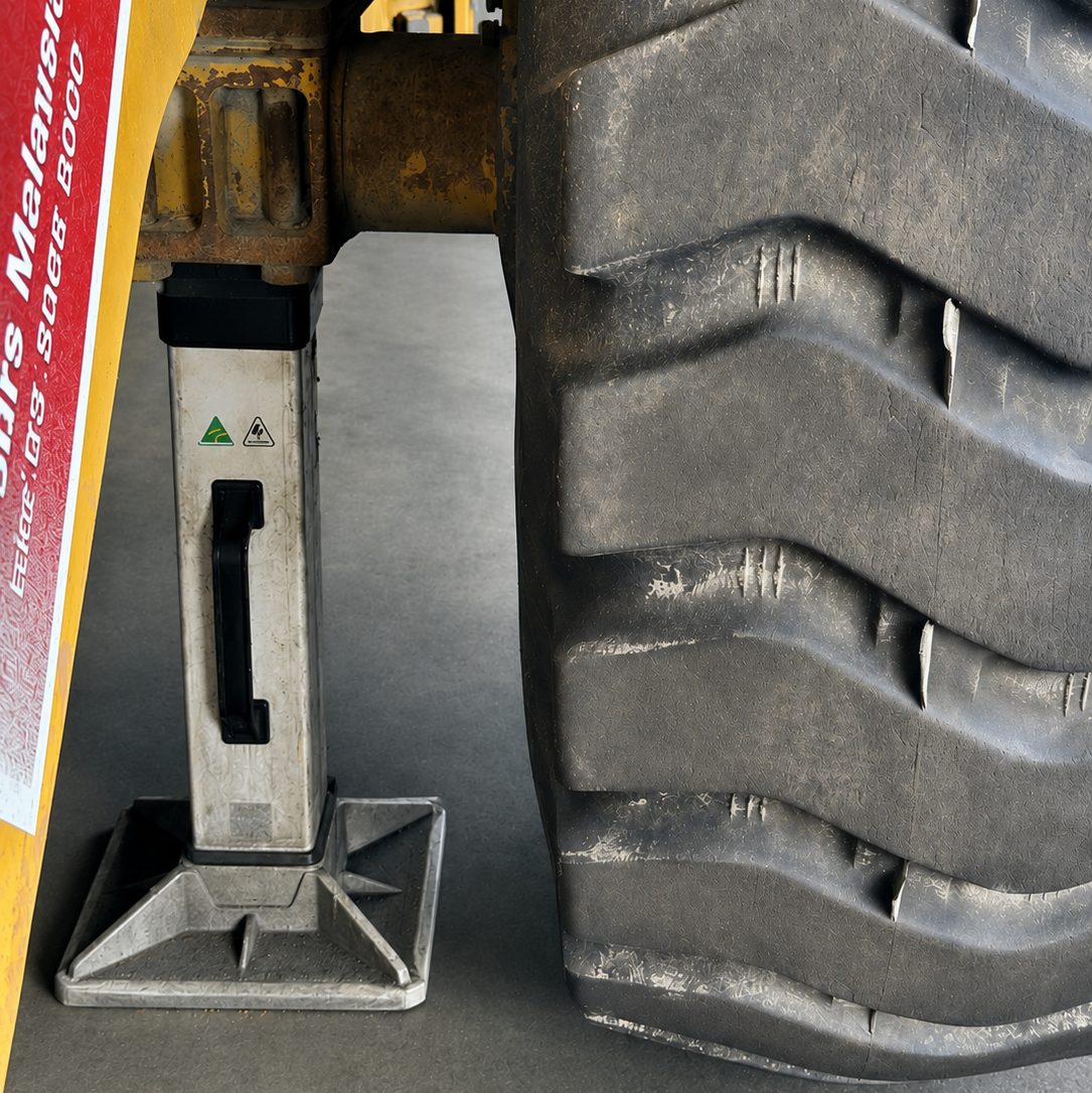 Front view of a 25-tonne Composite Support Stand
